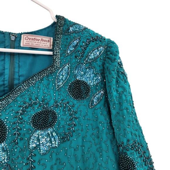 VINTAGE CREATIVE TOUCH FULLY BEADED SCALLOP HEM FLAPPER SHORT SLEEVE BLOUSE - Picture 5 of 6